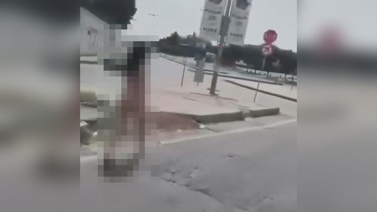 Başakşehir'de bir kadın caddede çıplak halde görüntülendi