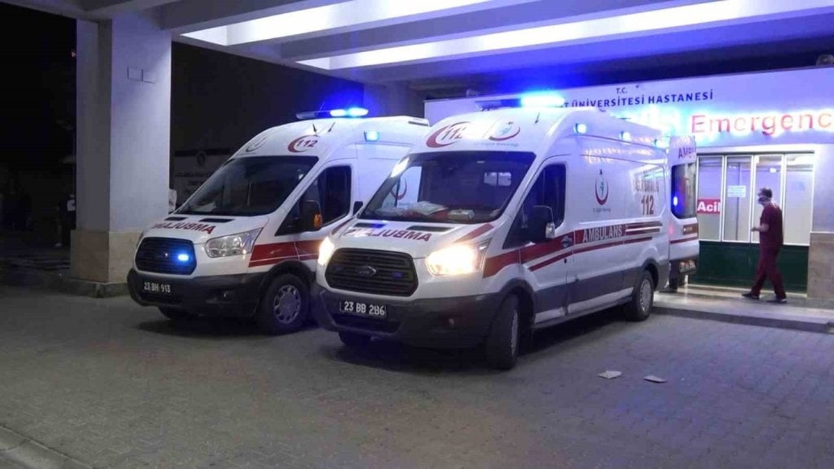 Elazığ'da otomobil uçurumdan yuvarlandı: 1 ölü, 2 yaralı