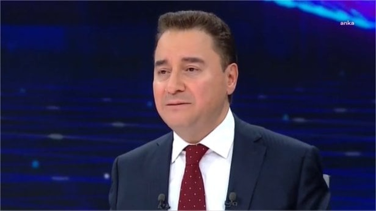 Babacan'dan yeni anayasa ve ekonomi eleştirisi: İktidar mevcut anayasaya uymuyor