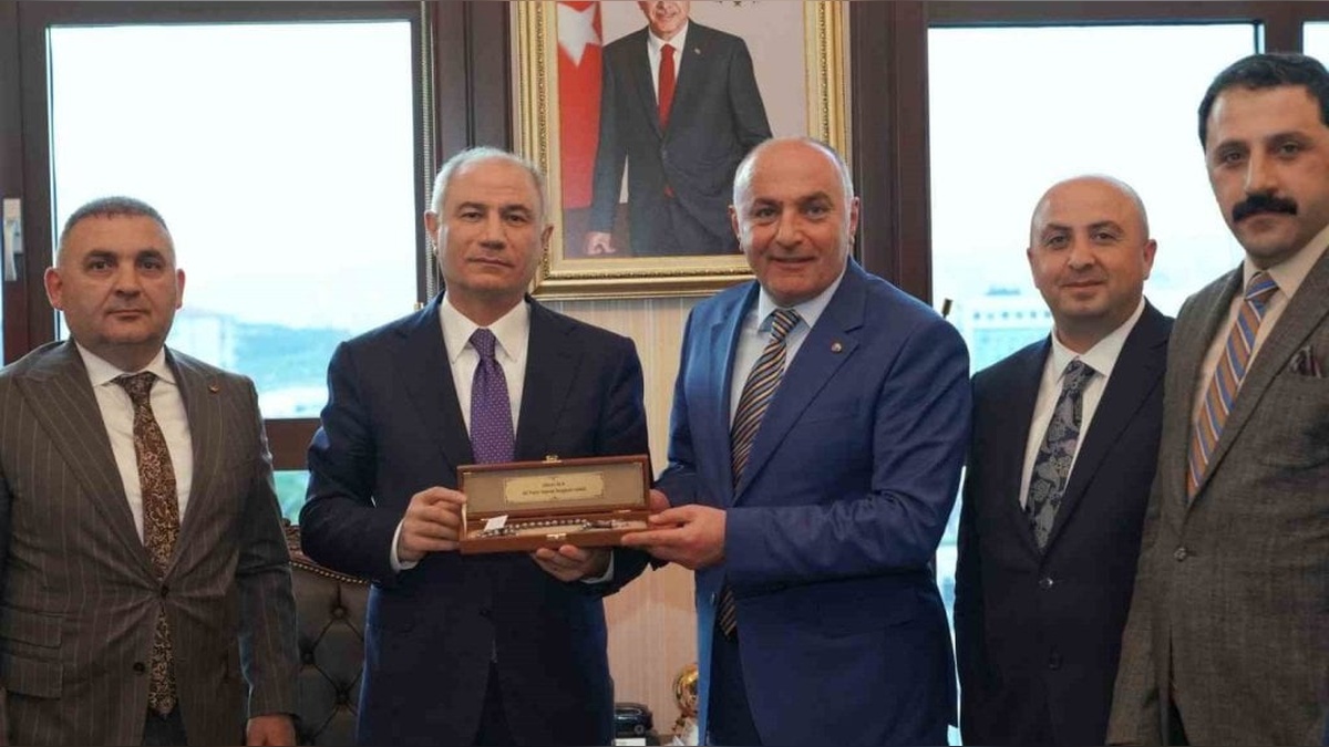 TOBB Yönetim Kurulu Üyesi Özakalın ve ETSO heyeti, AK Parti Genel Başkanvekili Ala'yı ziyaret etti