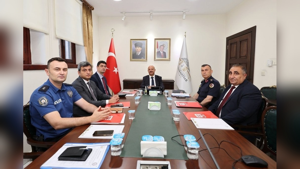 Afyonkarahisar'da 14 mahalle ve köyde muhtarlık seçimleri için koordinasyon toplantısı yapıldı