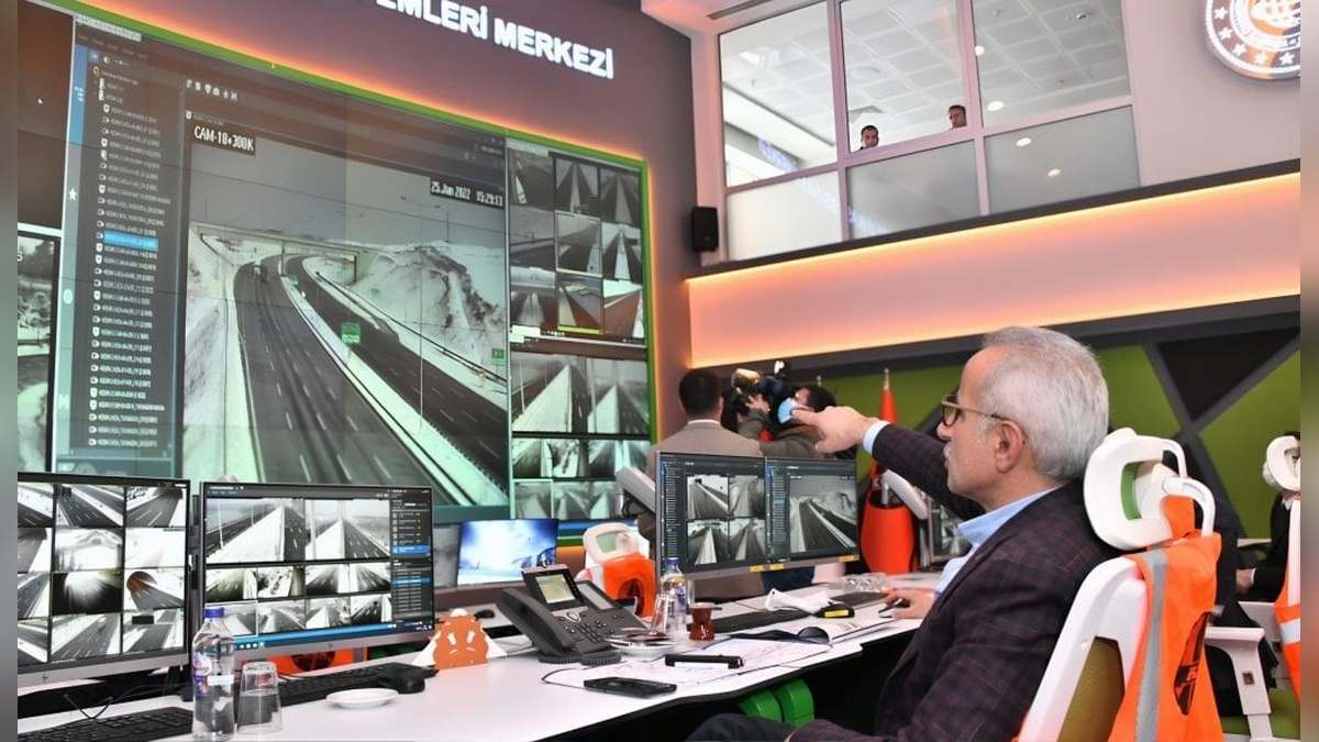 Bakan Uraloğlu: Avcılar gişelerinde serbest geçiş başladı