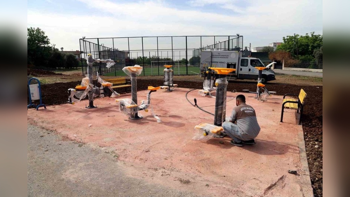 Akdeniz Belediyesi'nden Kürkçü Mahallesi'ne yeni park ve spor alanı