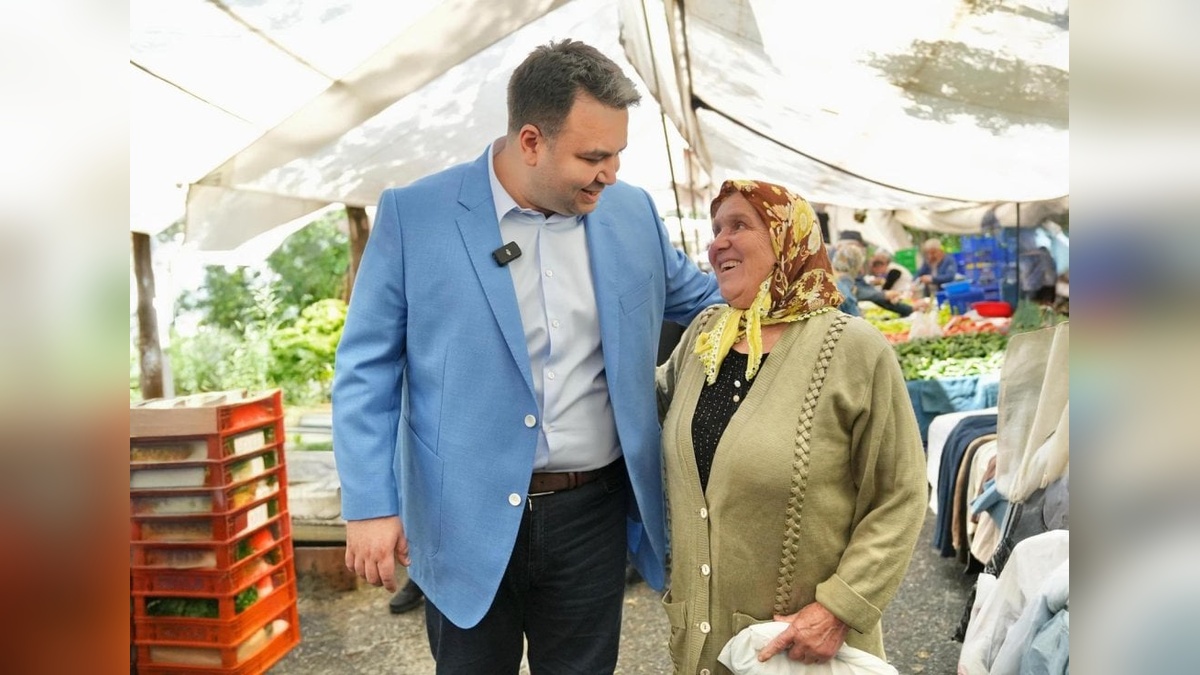 Beşiktaş Belediye Başkanı Vekili Şişman, Konaklar Semt Pazarı'nı ziyaret etti