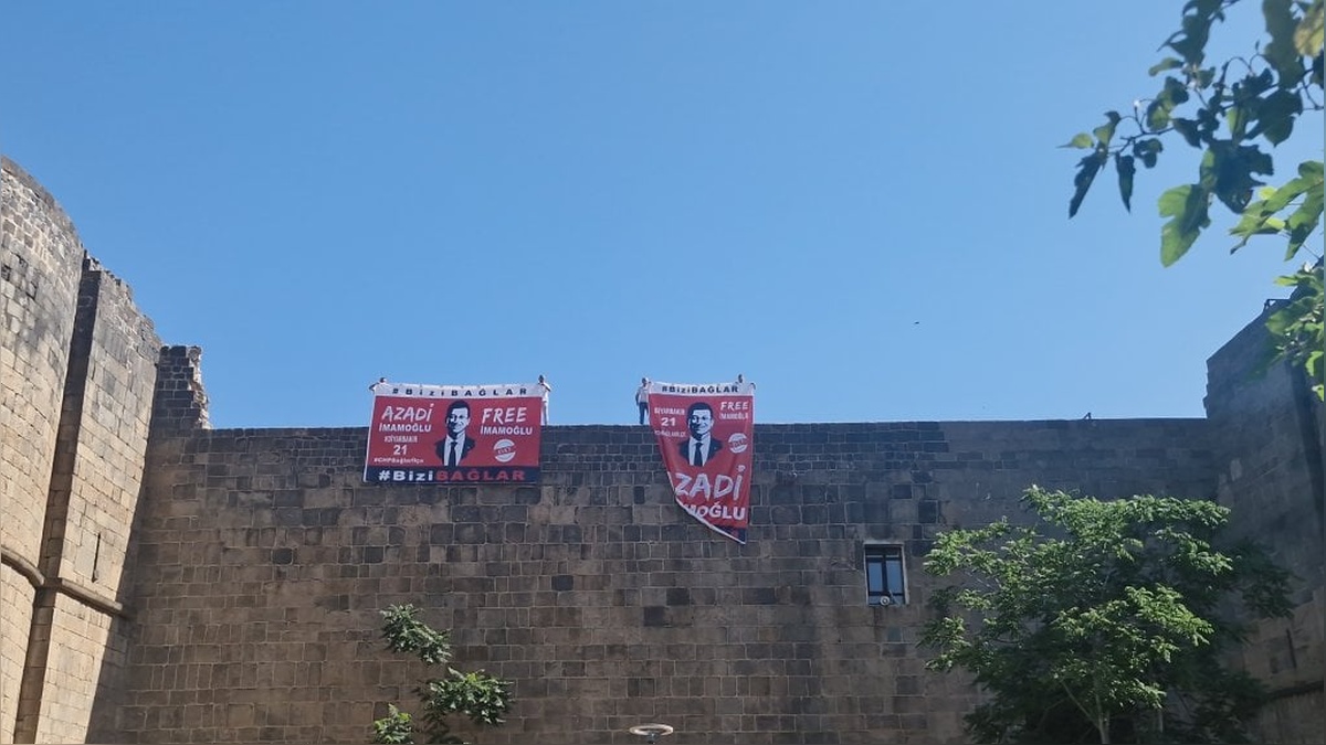Diyarbakır surlarına Ekrem İmamoğlu pankartı asıldı