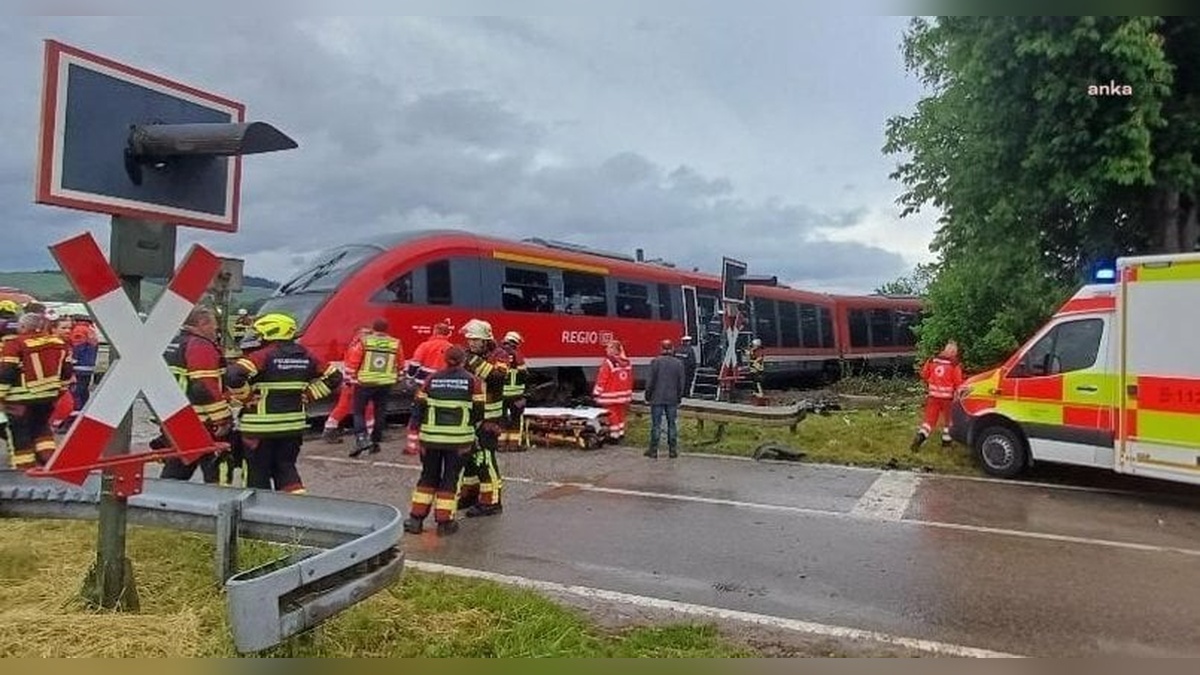 Passau'da tren ve TIR çarpıştı: 10 yaralı