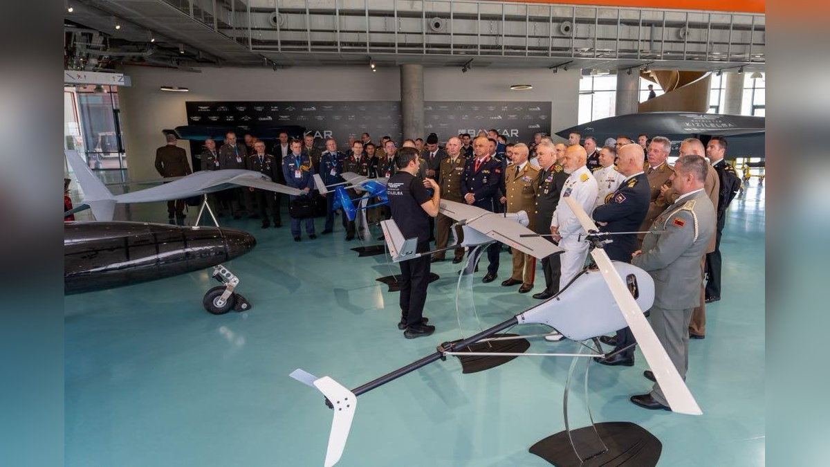 Genelkurmay Başkanı Gürak, Baykar Özdemir Bayraktar Millî Teknoloji Merkezi'ni ziyaret etti