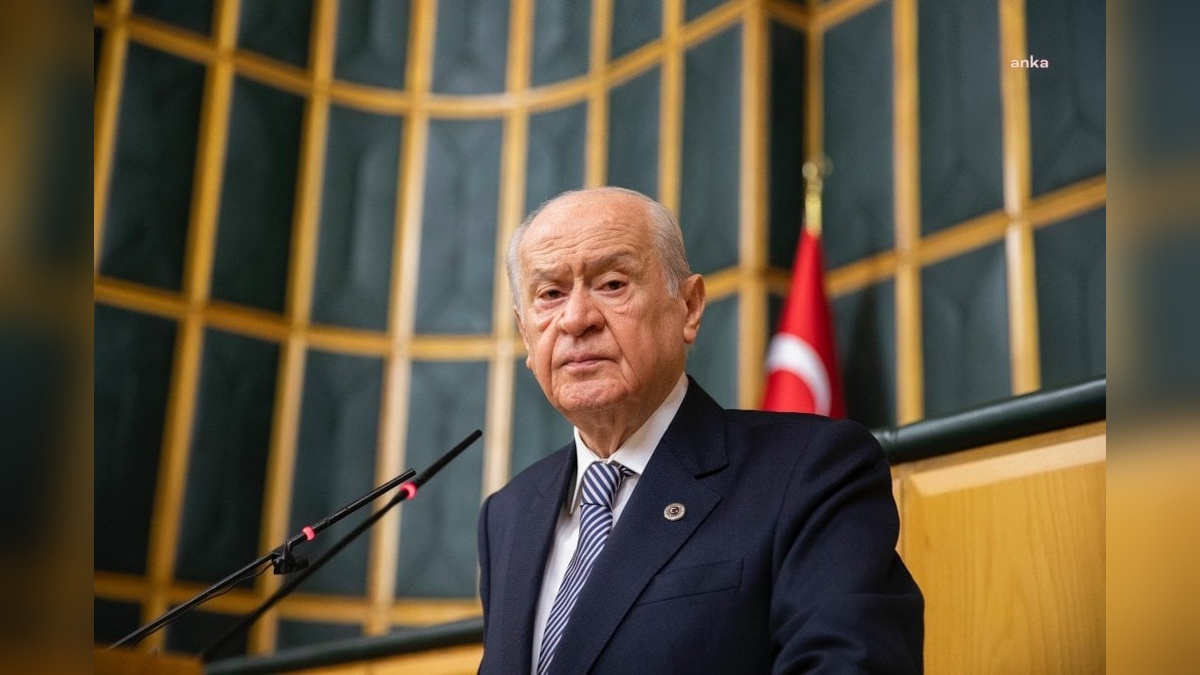 Bahçeli'den İstanbul’un fethinin 572. yıl dönümü mesajı: İstanbul, fetih emanetine sarılarak zorlu etapları aşacak