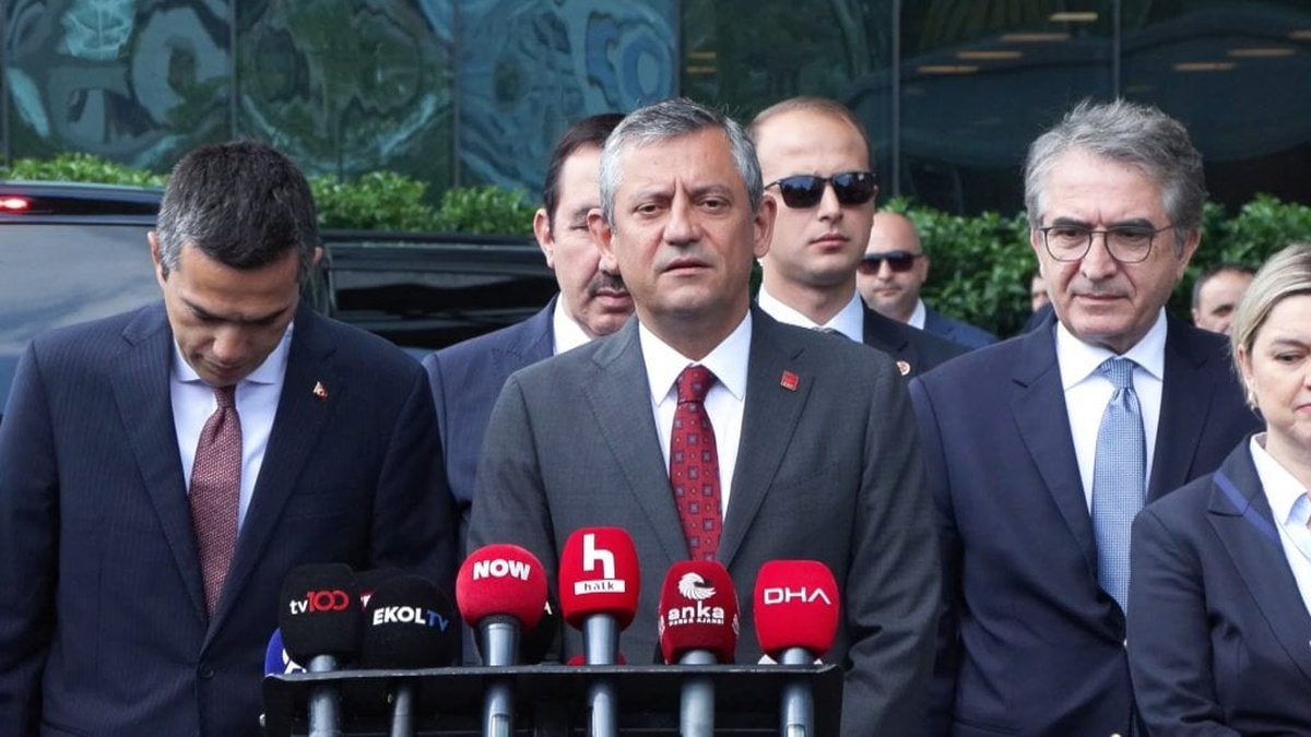 CHP lideri Özel, TİSK Başkanı Akkol'u ziyaret etti