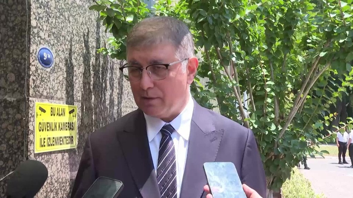 İzmir Büyükşehir Belediye Başkanı Tugay: Grev bir şekilde çözülecek