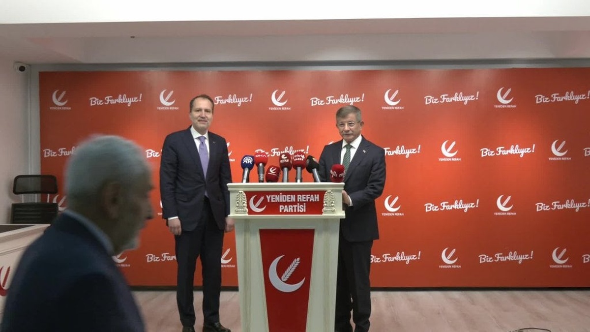 Davutoğlu: Yeni anayasa, Türkiye'ye ihanet olur