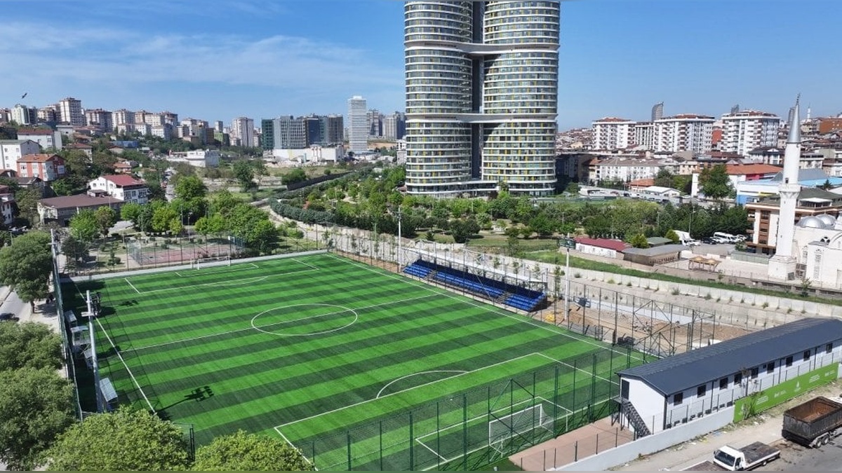 Ataşehir'de Yenisahra Stadı yenilendi