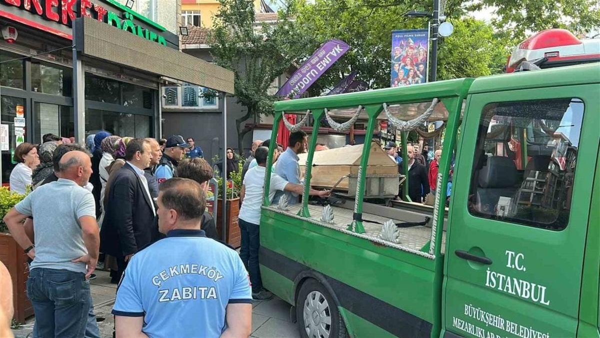 Çekmeköy'de çıkan yangında 75 yaşındaki kadın hayatını kaybetti