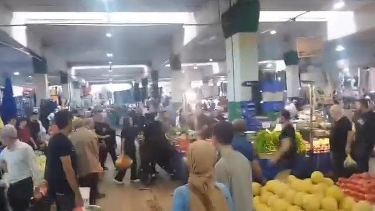 İzmit'te pazarcı esnafından vatandaşa darp