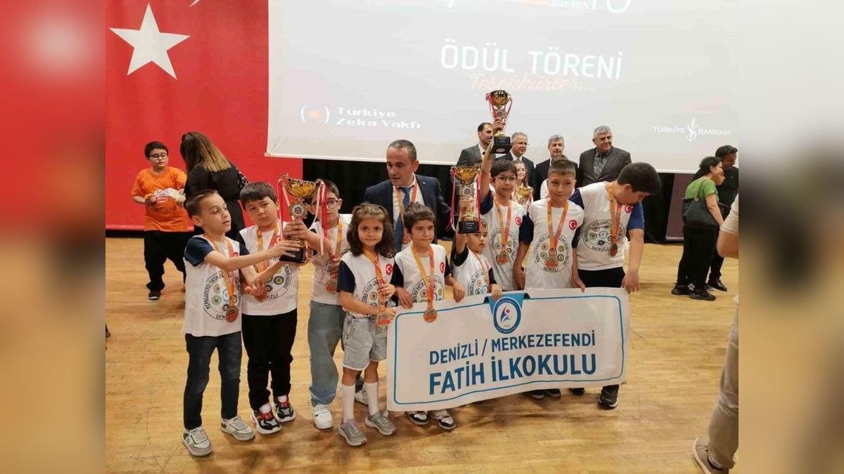Fatih İlkokulu, 6. Türkiye Okullar Arası Zeka Oyunları Şampiyonası'nda üç derece elde etti