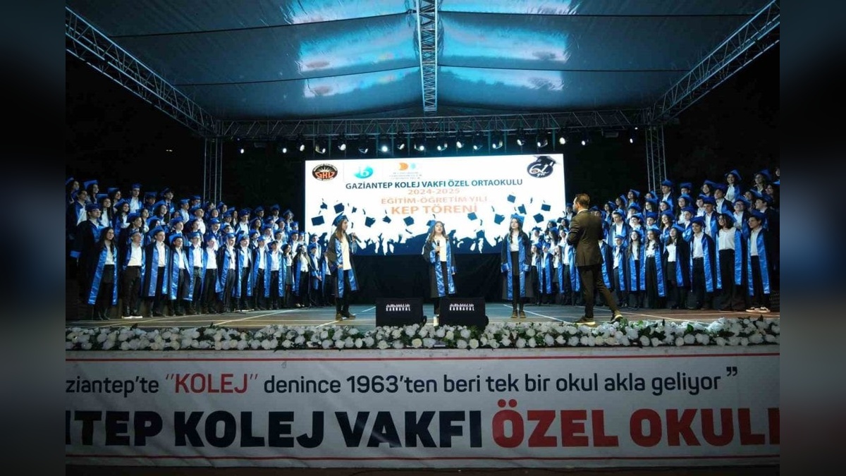 GKV Özel Ortaokulu'nda 144 öğrenci mezun oldu