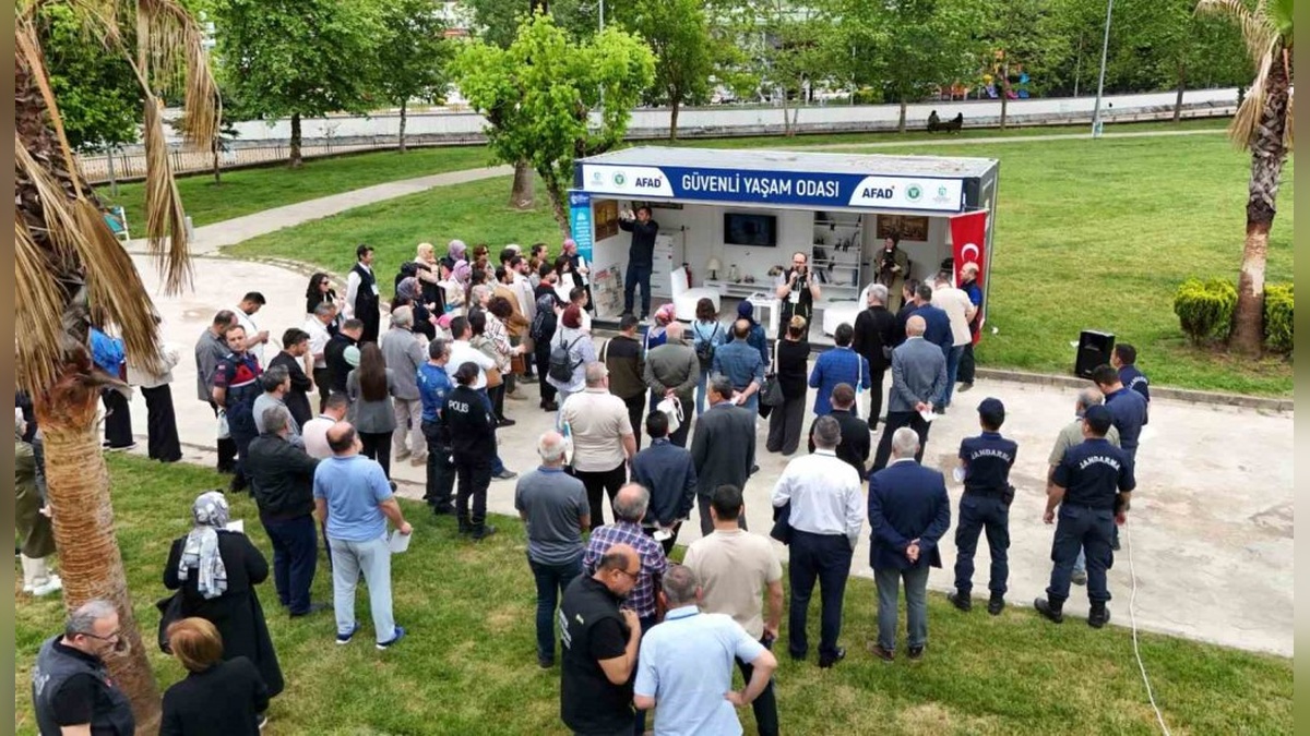 Kandıra'da 250 mahalle gönüllüsüne afet eğitimi verildi