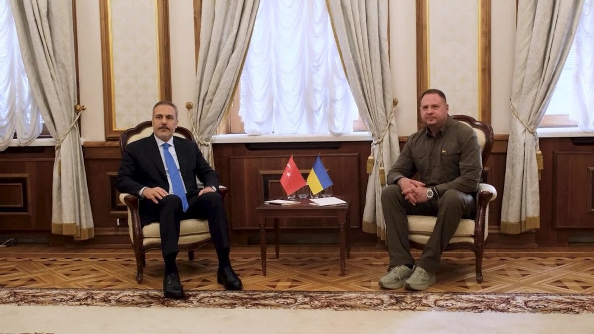 Dışişleri Bakanı Fidan, Kiev'de Yermak ile görüştü