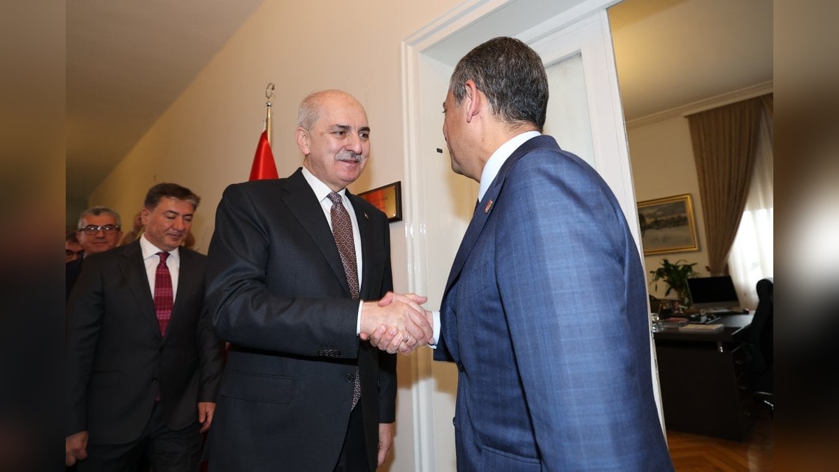 TBMM Başkanı Kurtulmuş, CHP lideri Özel'i ziyaret etti: Terörsüz Türkiye için CHP'nin de katkılarını bekliyoruz