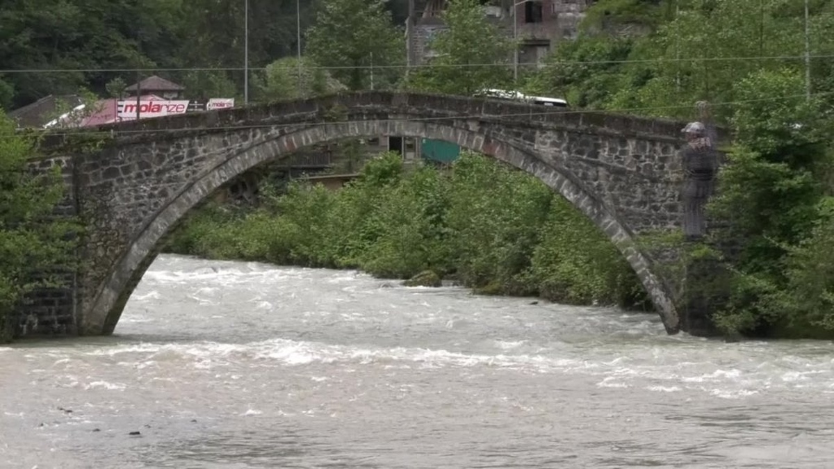 Rize'de Çamlıhemşin yolu çalışmaları yargıya taşındı: 'Dozer hızlı, yargı yavaş'