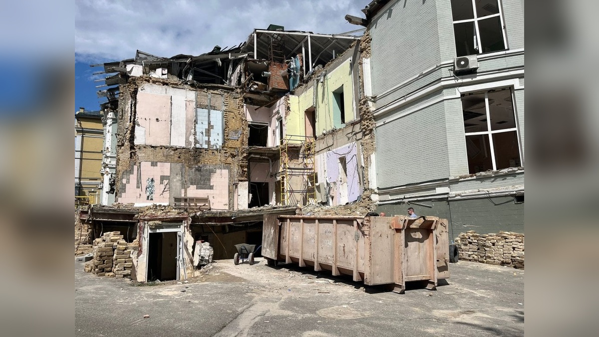 Kiev'deki Okhmatdyt Çocuk Hastanesi'ne Türk basın mensupları ziyareti