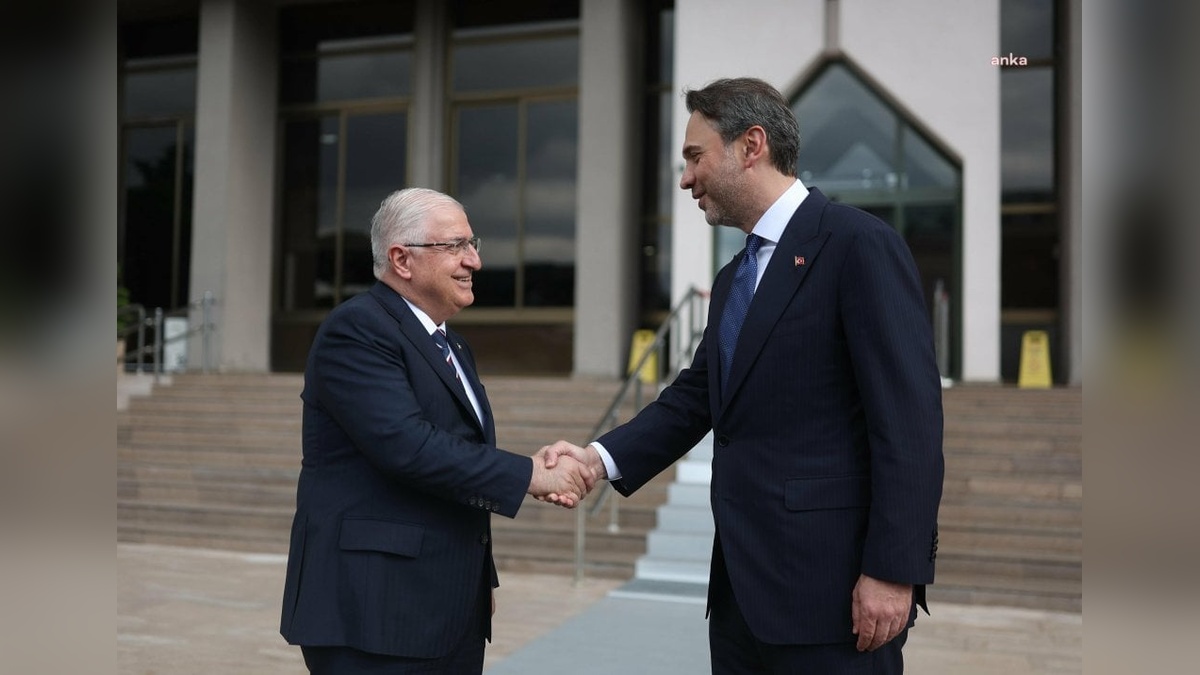 Milli Savunma Bakanı Güler, Enerji ve Tabii Kaynaklar Bakanı Bayraktar ile görüştü