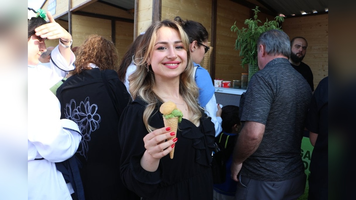 Samsun'da 8. Ot Yemekleri Festivali başladı: Isırgan otlu dondurma ilgi gördü