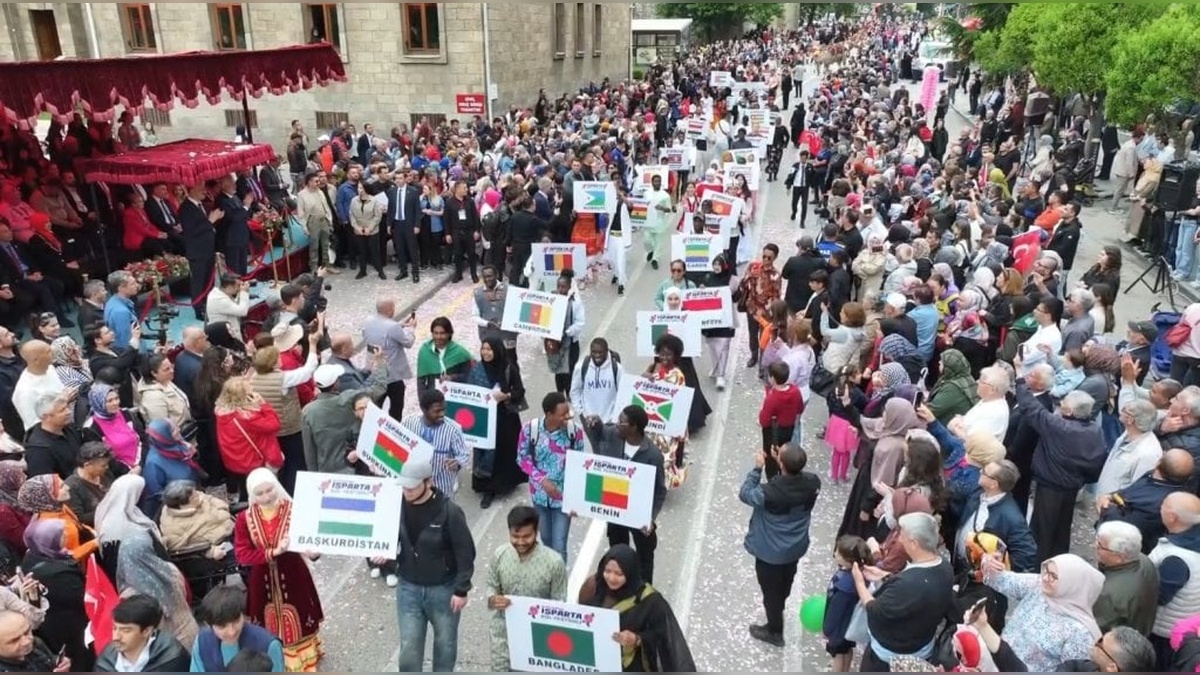 Isparta Uluslararası Gül Festivali başladı: 30 ülke katıldı