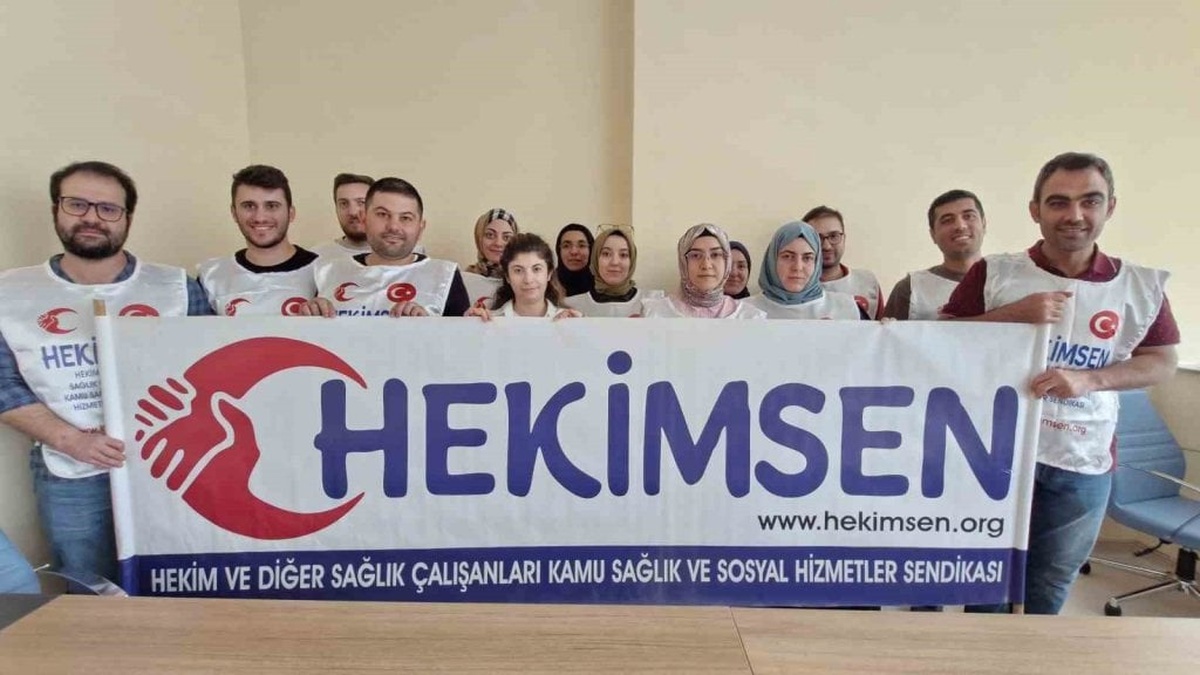Karaman'da HEKİMSEN üyesi diş hekimleri iş bırakma eylemine devam etti