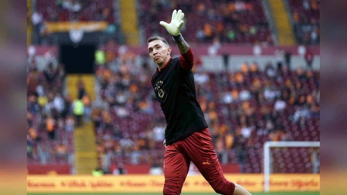 Galatasaray, şampiyonluk kutlamasında Başakşehir ile golsüz berabere kaldı