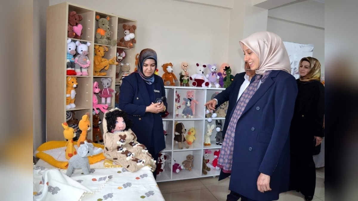 Tercan'da Hayat Boyu Öğrenme Haftası sergisi açıldı