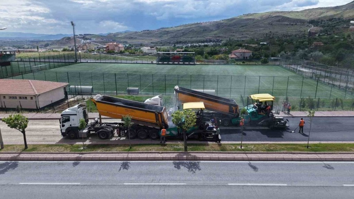 Kayseri Büyükşehir Belediyesi, Erkilet Bulvarı'nda 36 milyon TL'lik asfaltlama çalışması başlattı