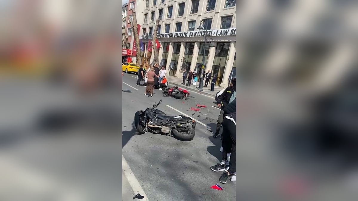 Beşiktaş'ta iki motosiklet çarpıştı: 2 yaralı