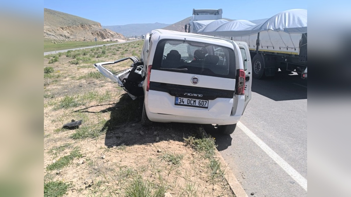 Çaldıran'da kaza: 4 ölü, 2 yaralı