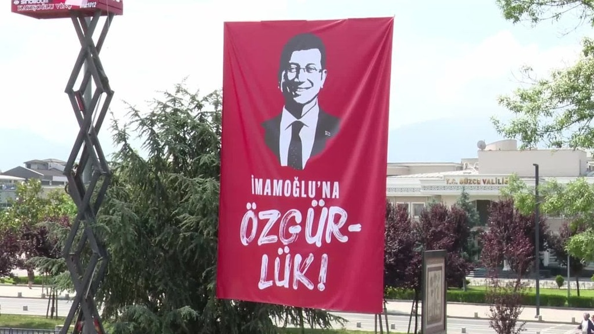 Düzce'de CHP mitingi öncesi vatandaşlardan operasyonlara tepki
