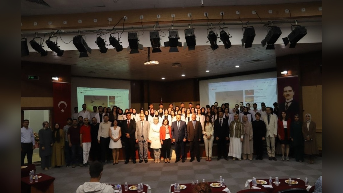 Iğdır Üniversitesi'nde hemşirelik öğrencileri için beyaz önlük giyme töreni düzenlendi