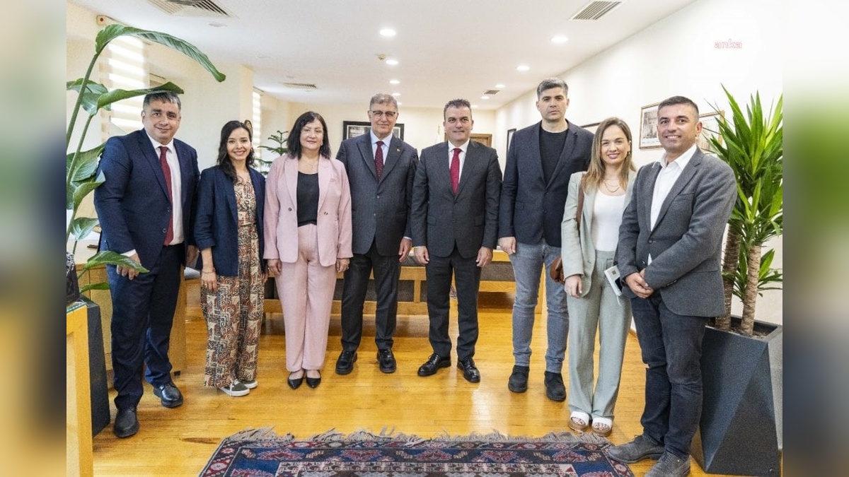 İzmir Büyükşehir Belediye Başkanı Tugay, Larissa Belediye Başkanı Mamakos'u ağırladı