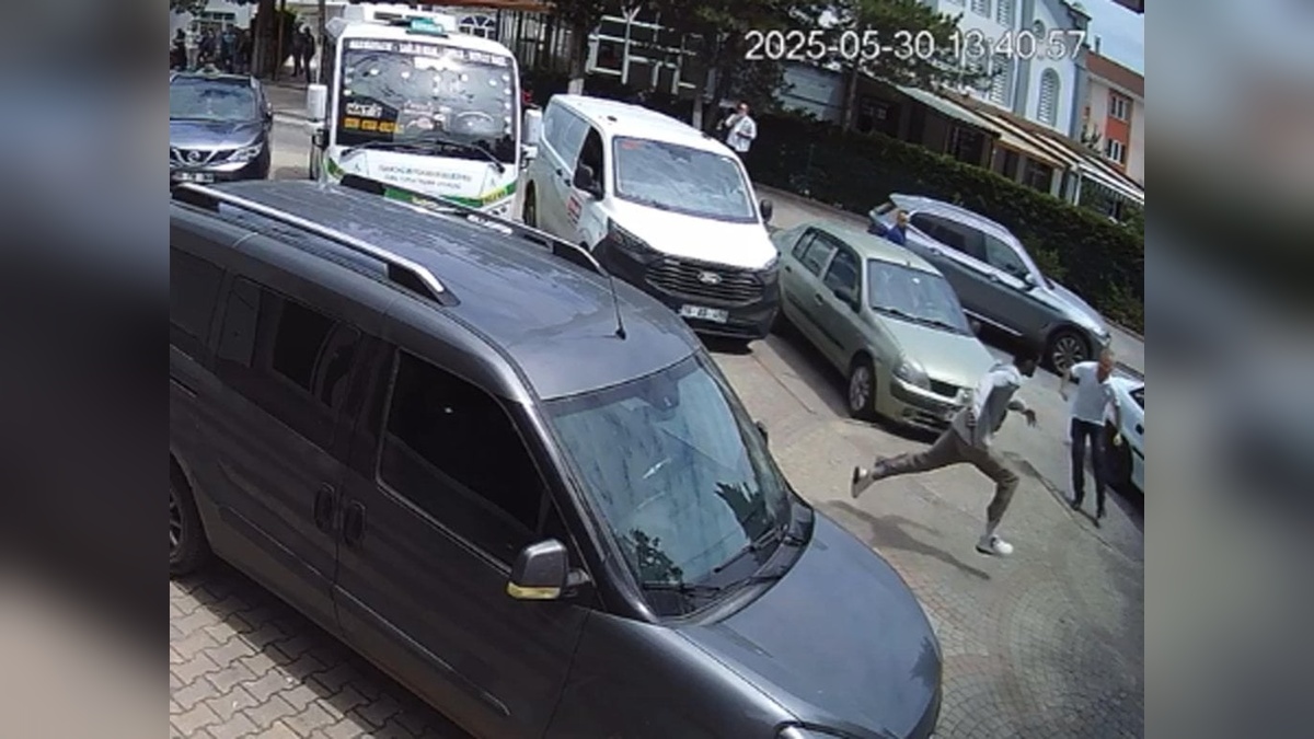 Tekirdağ'da muhtar Kemal Dönmez, minibüs şoförü tarafından bıçaklandı