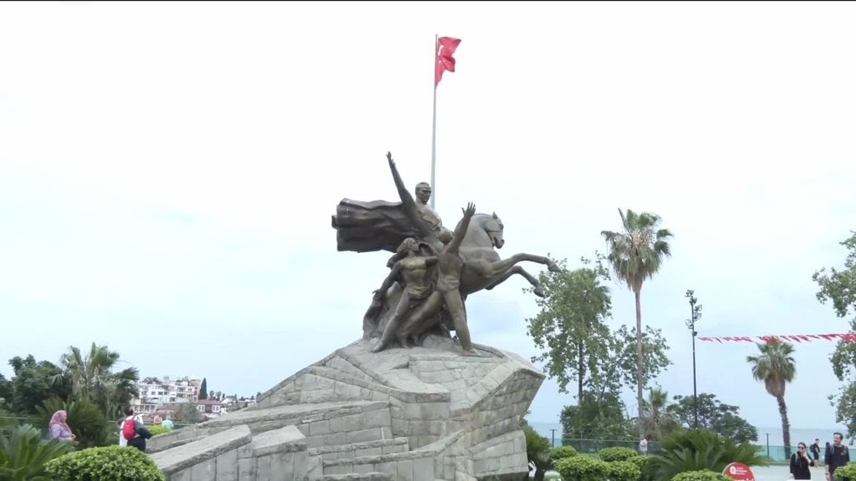 Antalyalılar İmamoğlu mitingi öncesi ANKA'ya konuştu: Almanya bizi kıskanıyor diyorlar, niye kıskansın?