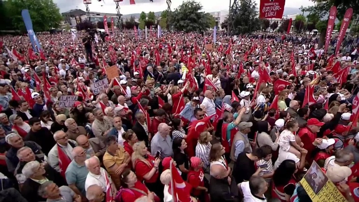 İmamoğlu'ndan Düzce mitingine mesaj: 'Hukuku kendi çıkarlarına alet ediyorlar'