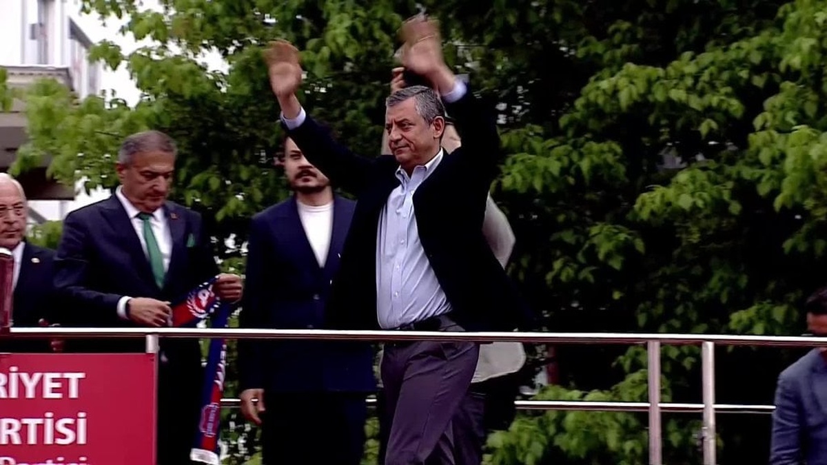 CHP lideri Özel, Düzce mitinginde İmamoğlu'na özgürlük istedi