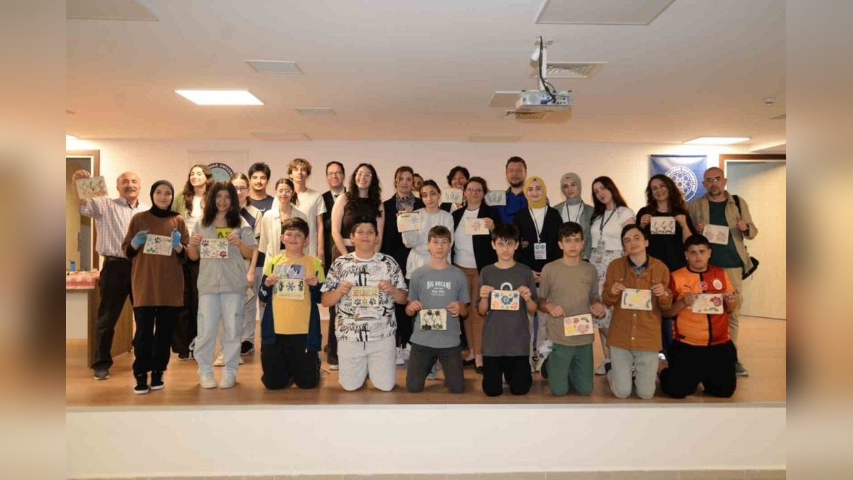 BUÜ Fen-Edebiyat Fakültesi'nden işitme engelli çocuklara özel gün