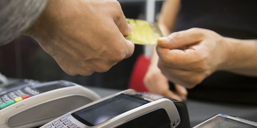 Kredi kartını üçüncü kişiye teslim eden bankaya 50 bin lira idari para cezası