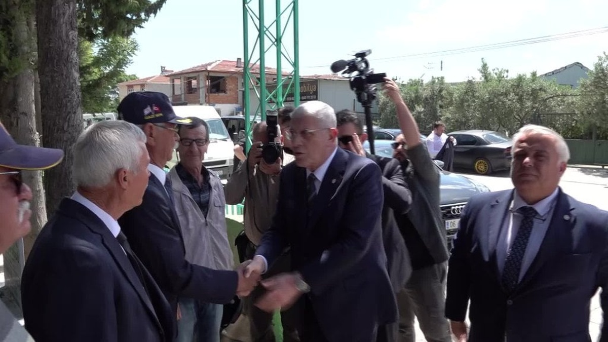 Dervişoğlu, şehit öğretmen Neşe Alten ve babası Hasan Alten'in kabrini ziyaret etti