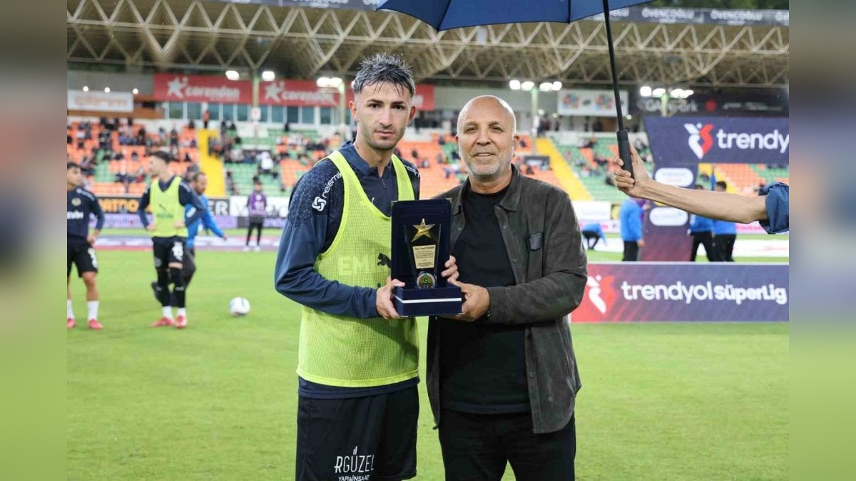 Alanyaspor, Sivasspor karşısında ilk yarıyı 1-0 önde tamamladı