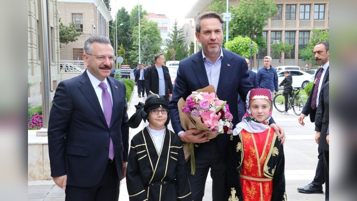 Bakan Bayraktar: Türkiye, dünyanın en büyük derin deniz filolarından birine sahip