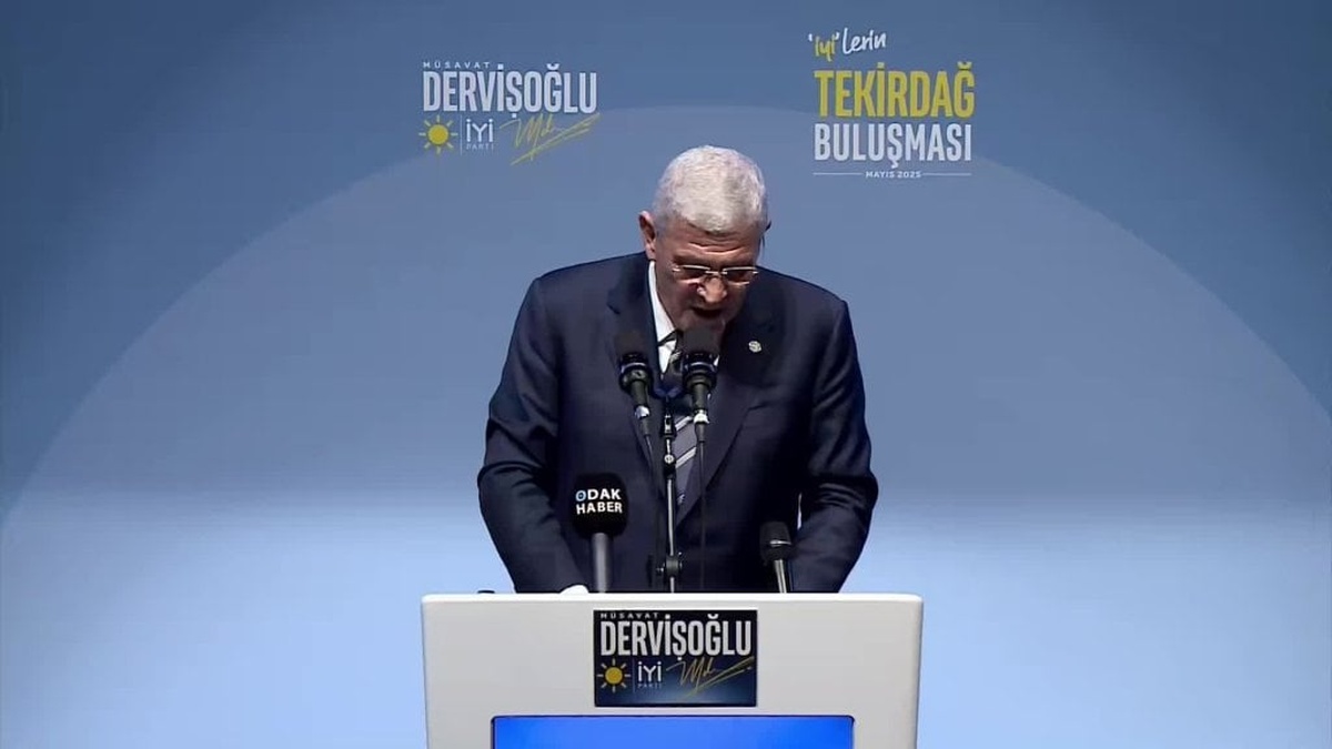 İYİ Parti Genel Başkanı Dervişoğlu: "Teröristlere silahı bırakın öyle gelin diyorlar, siz geri zekalı mısınız?"
