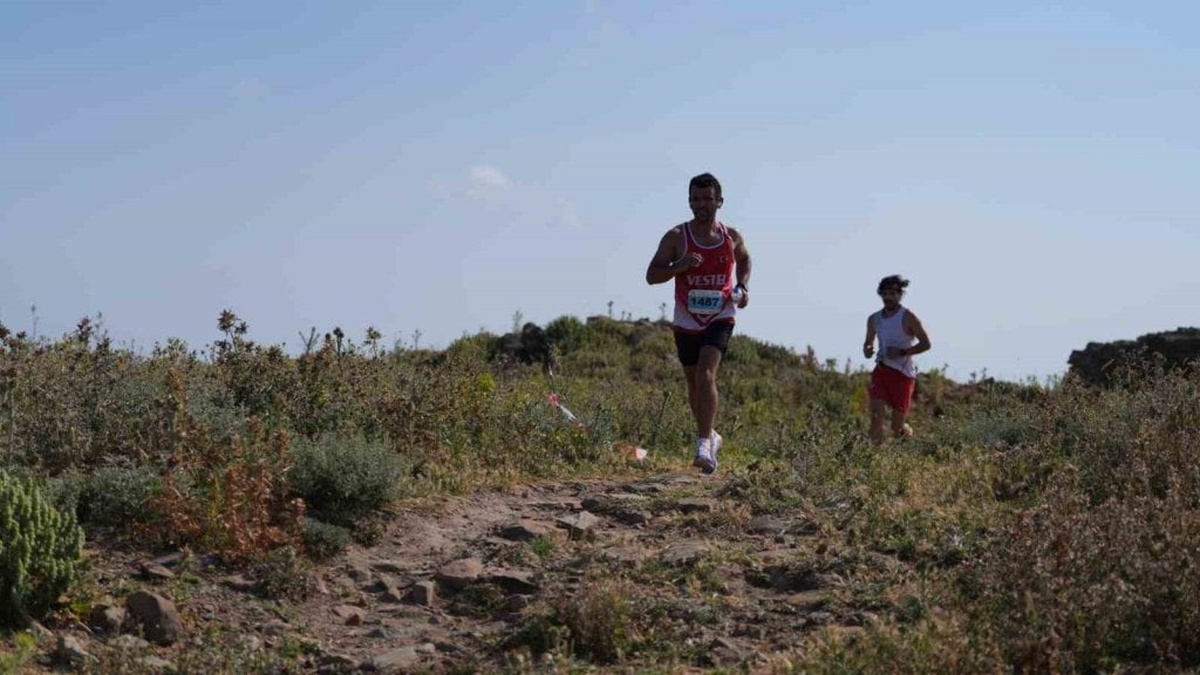 Gökçeada Ultra Trail'de 900 sporcu yarıştı