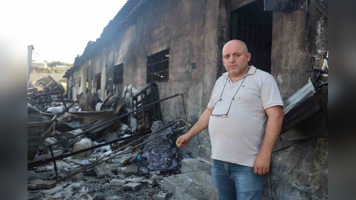 Hatay'da tekstil deposu küle döndü: Depremzede esnaf 10 milyon TL kaybetti