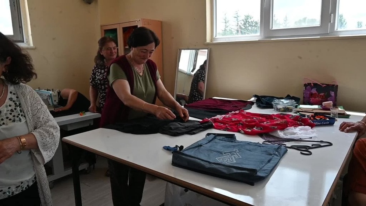 Bahadın'da kadınlar kendi tasarımlarını podyumda sergiledi